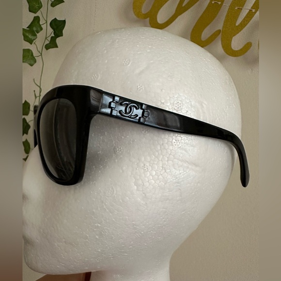 CHANEL Sunglasses WITH OG CASE - Picture 3 of 15